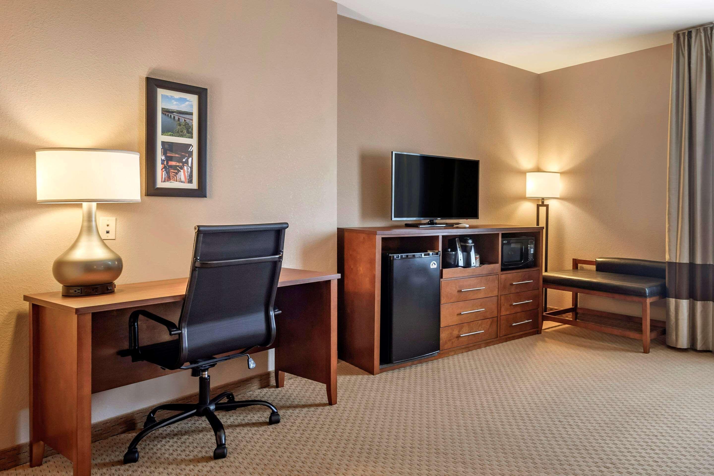 Comfort Suites Florence Shoals Area Екстер'єр фото