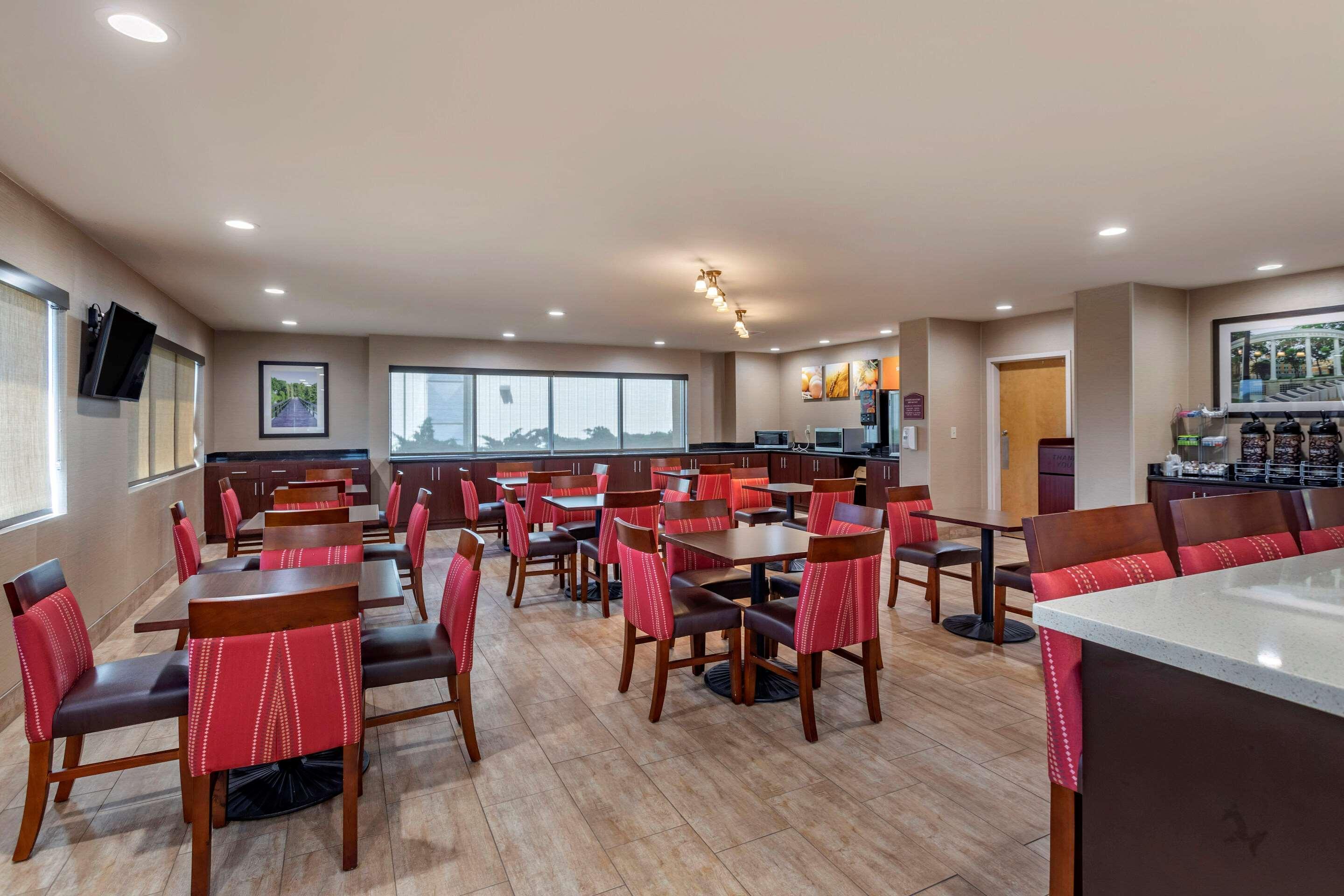 Comfort Suites Florence Shoals Area Екстер'єр фото